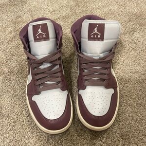 EUC Jordan 1 mid